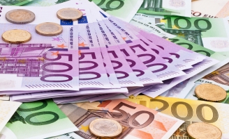 3 yếu tố giúp euro trở thành đồng tiền có giá nhất hiện nay