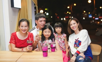 Gia đình Bình Minh 'xông đất sớm' Maku chi nhánh 4