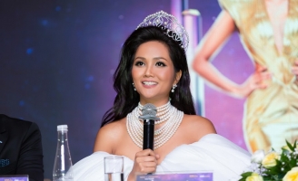 H’Hen Niê ghi điểm với mái tóc dài tại họp báo tuyển sinh Miss Universe Vietnam 2019
