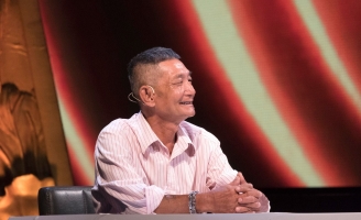 Khoảnh Khắc Cuộc Đời: Hành trình 40 năm gắn bó với nghề… rác thải