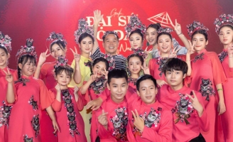 NTK Việt Hùng đem lại sự đẳng cấp cho sân chơi Gala Đại sứ Áo dài Việt Nam