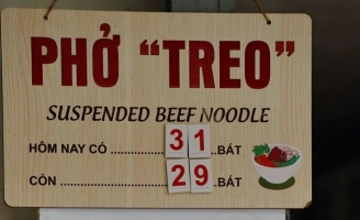 Phở 'treo' Hà Nội: Hương vị của sự sẻ chia và những câu chuyện thú vị ít người biết