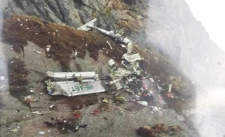 Tìm thấy xác máy bay rơi vỡ nát ở Nepal