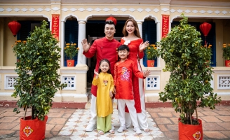 Ưng Hoàng Phúc cho ra mắt liên tiếp hai sản phẩm âm nhạc đón Tết Giáp Thìn 2024