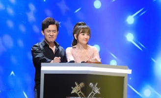 Vợ chồng Trấn Thành – Hari tiếp tục cầm trịch “Giọng ca bí ẩn” mùa 2